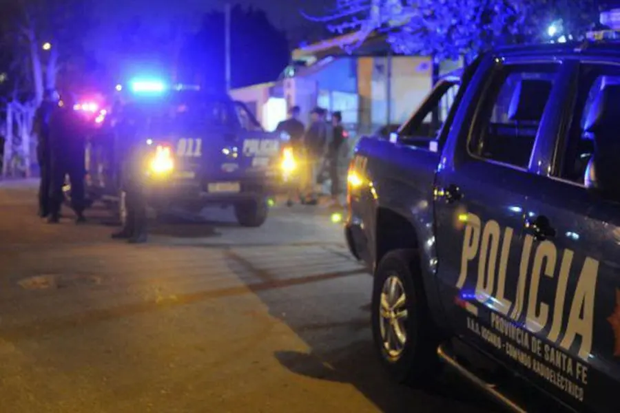 Estaban en un playón de la ciudad, fue abordado por tres sujetos y a punta de pistola le robaron el celular: una persona detenida