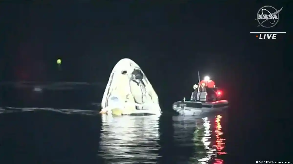 Regresó a Tierra con éxito la nave espacial de SpaceX tras el cuarto intento