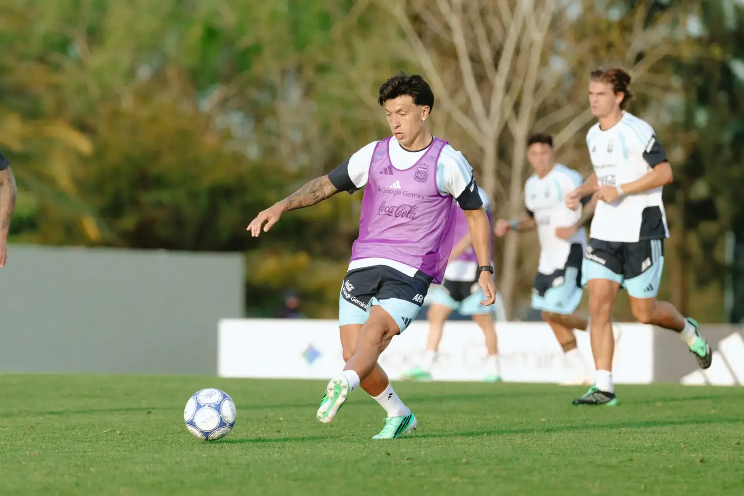 La Selección argentina enfrenta a Bolivia en Córdoba: hora, TV y posible formación sin Lionel Messi