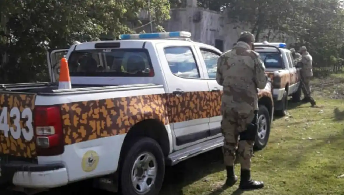 Dos personas fueron identificadas por el traslado de armas y un ciervo faenado