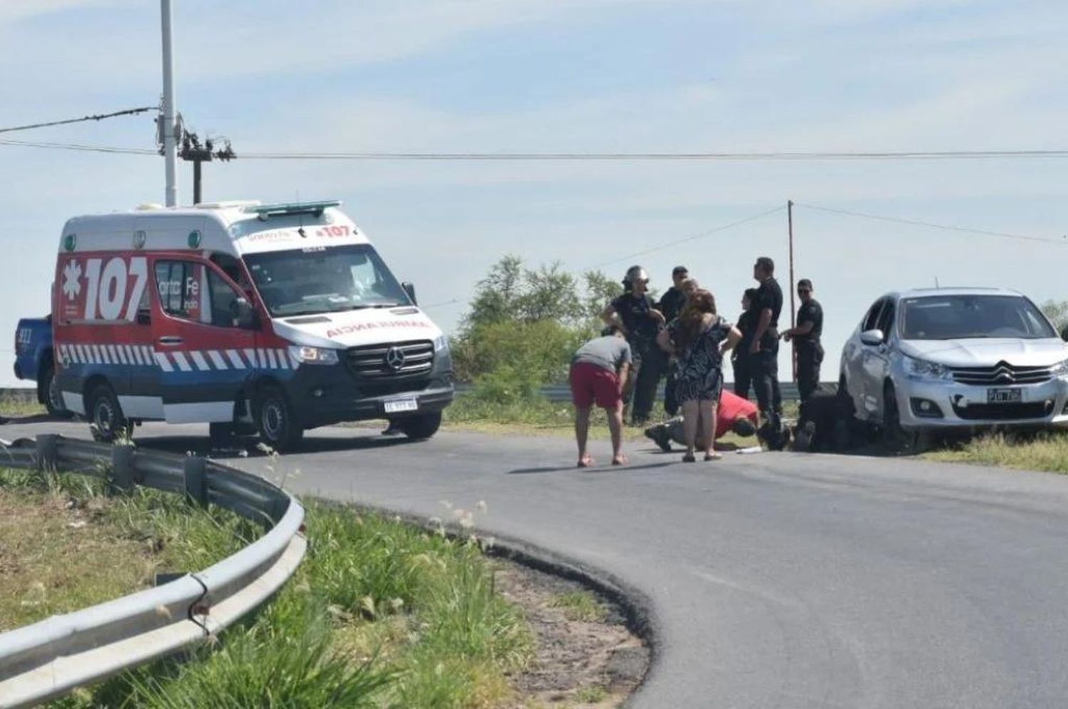 Susto al volante: un auto despistó en la autopista y avenida de Circunvalación Oeste