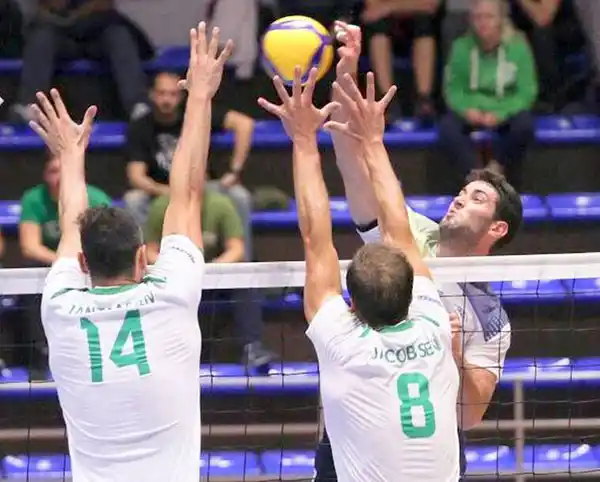Jacobsen se metió en semifinales de la Copa de la Liga de Grecia