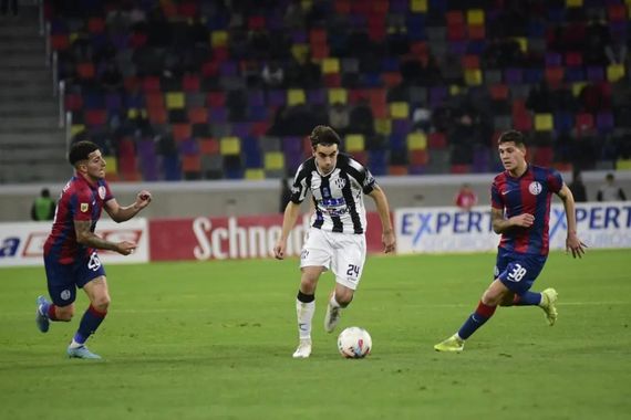 San Lorenzo encontró en Santiago su primera alegría