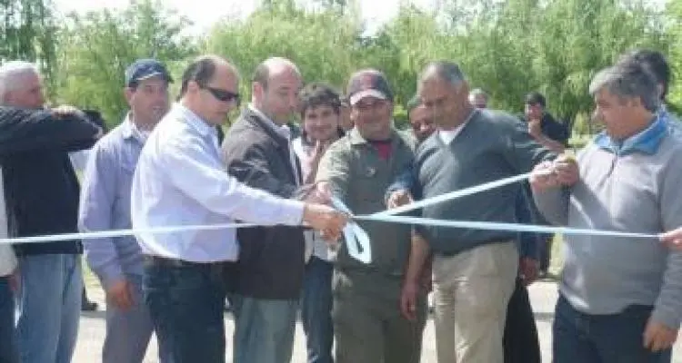 Inauguraron 300 metros de asfalto en el Paseo Público
