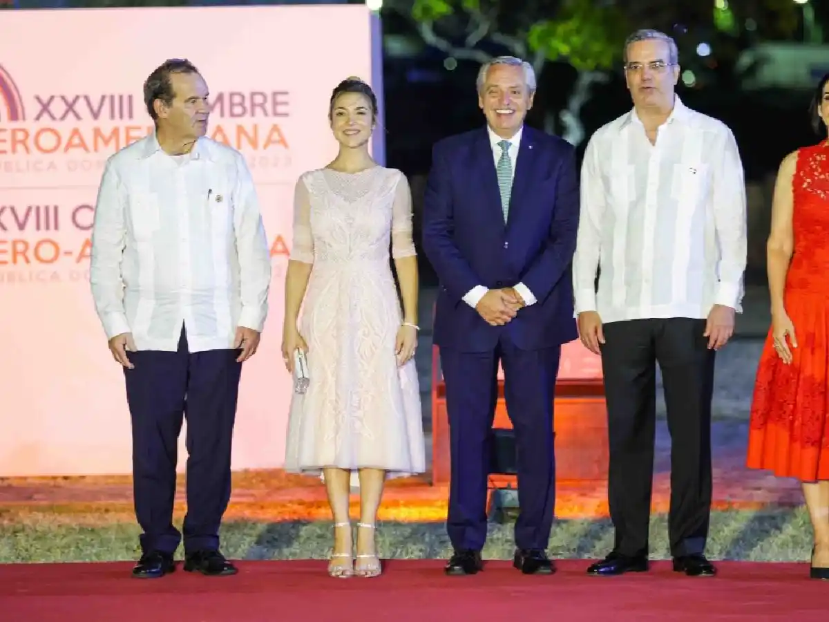 Alberto Fernández en Dominicana: Discusiones por la guerra en Ucrania y un reencuentro distante con Guillermo Lasso
