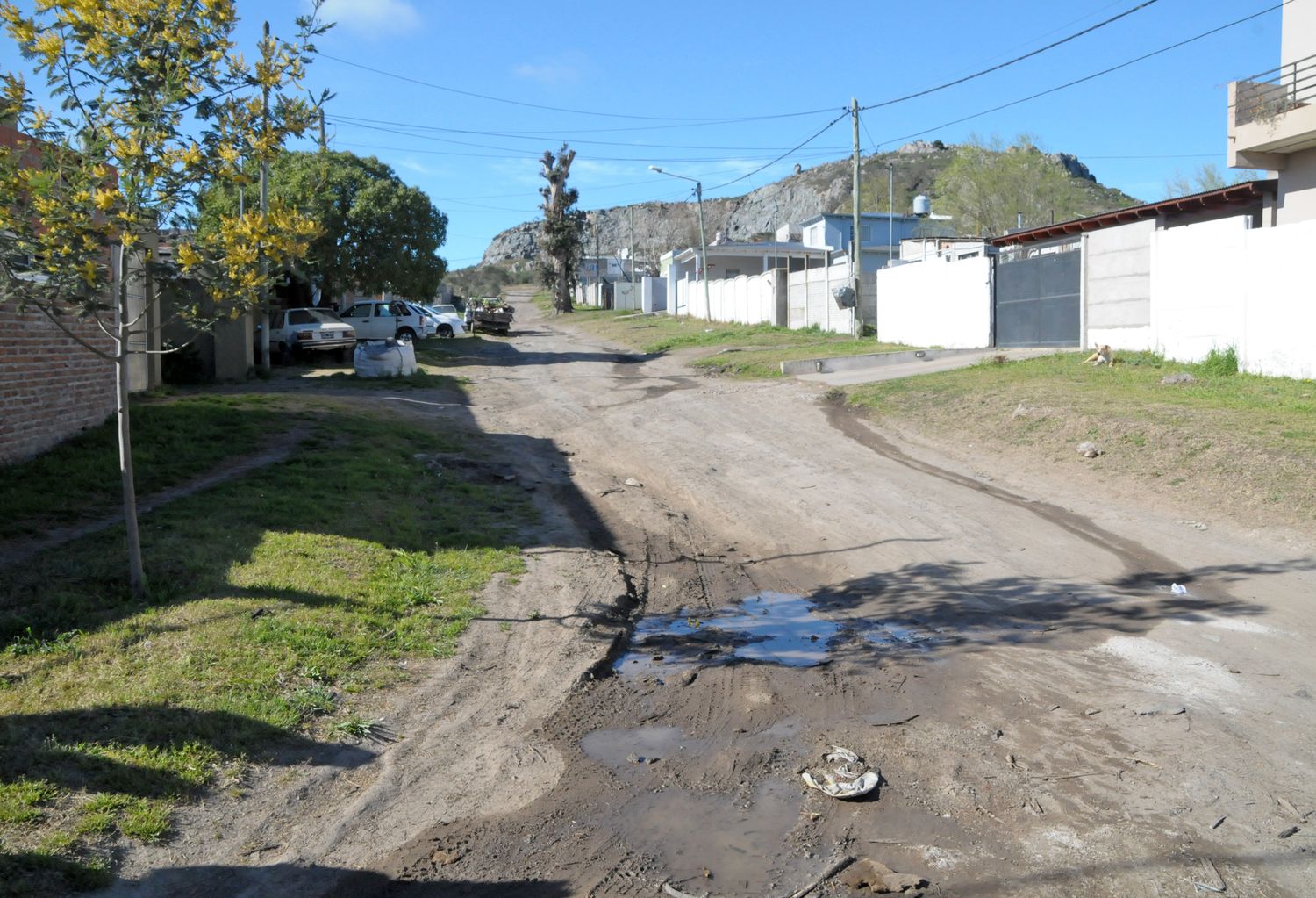 Vecinos de Los Charitos se sienten “discriminados” por el Municipio y exigen obras de urbanización