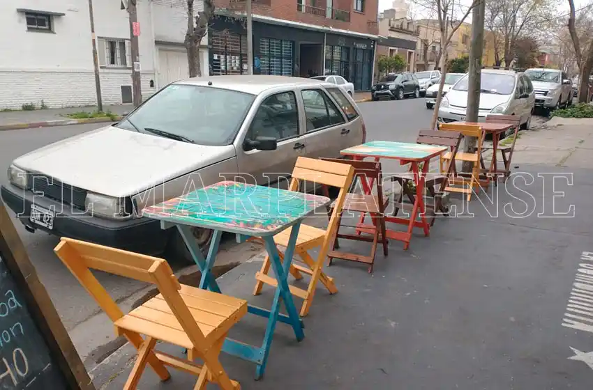 Gastronómicos ponen mesas afuera: "Tenemos que trabajar para sacar los negocios adelante"