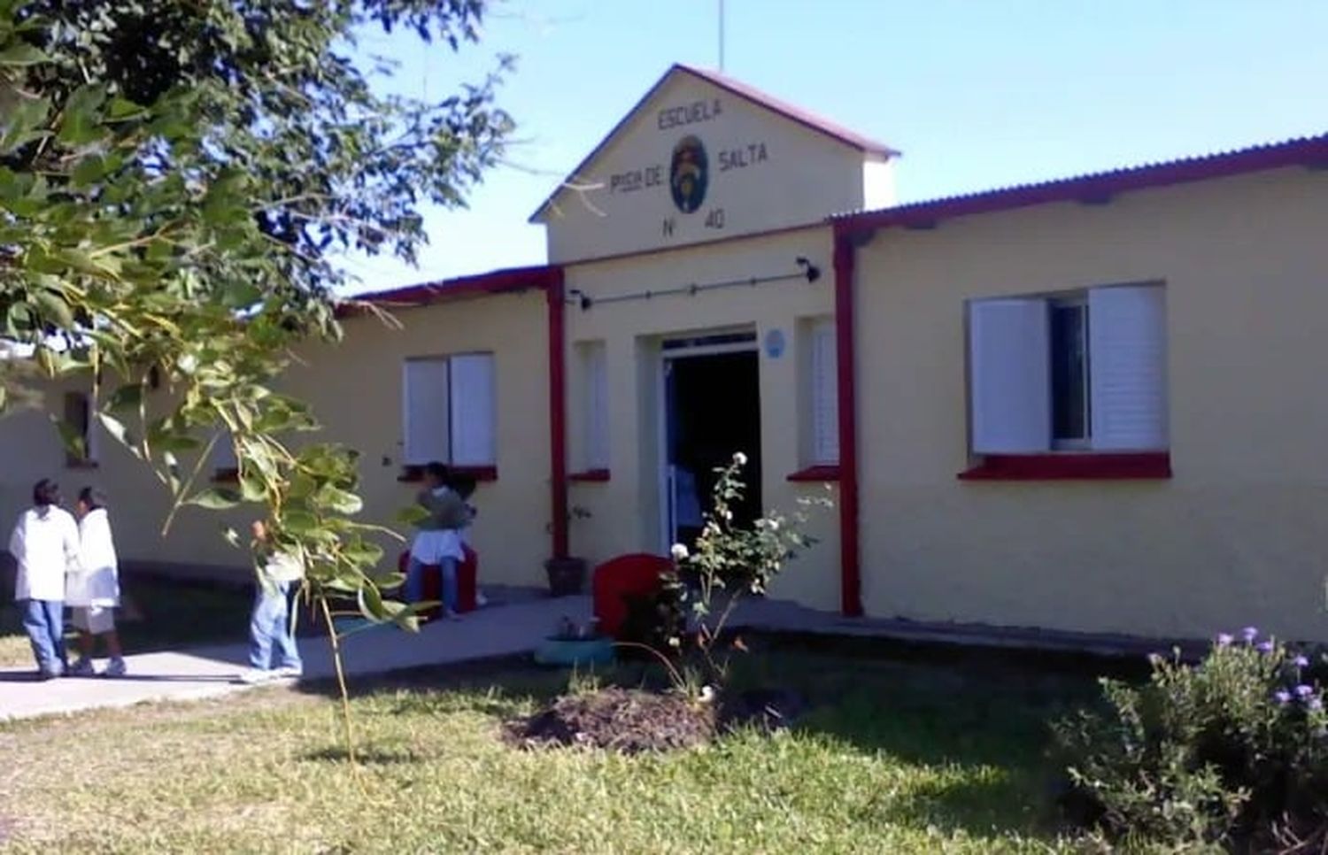 Hallaron veneno entre los condimentos de un comedor escolar y habría sido ocultado intencionalmente