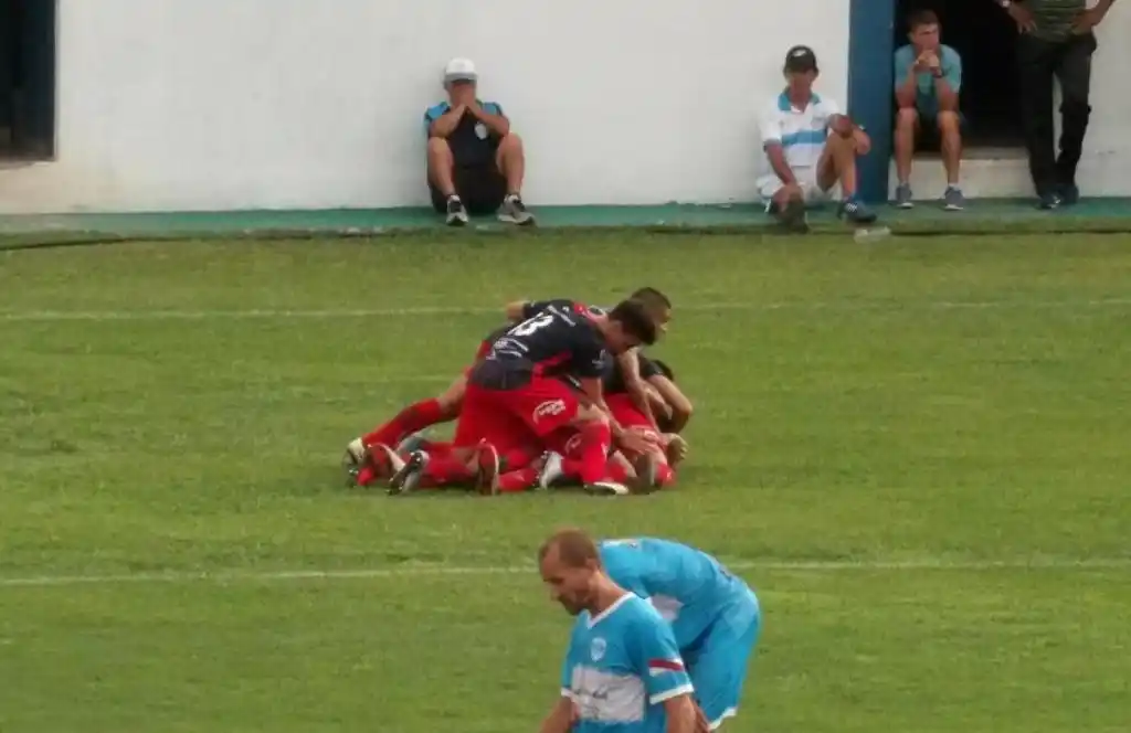 DEPRO venció a Gimnasia y le dio oxígeno a Juventud Unida