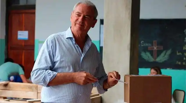 En Larroque se impuso Juntos por el Cambio