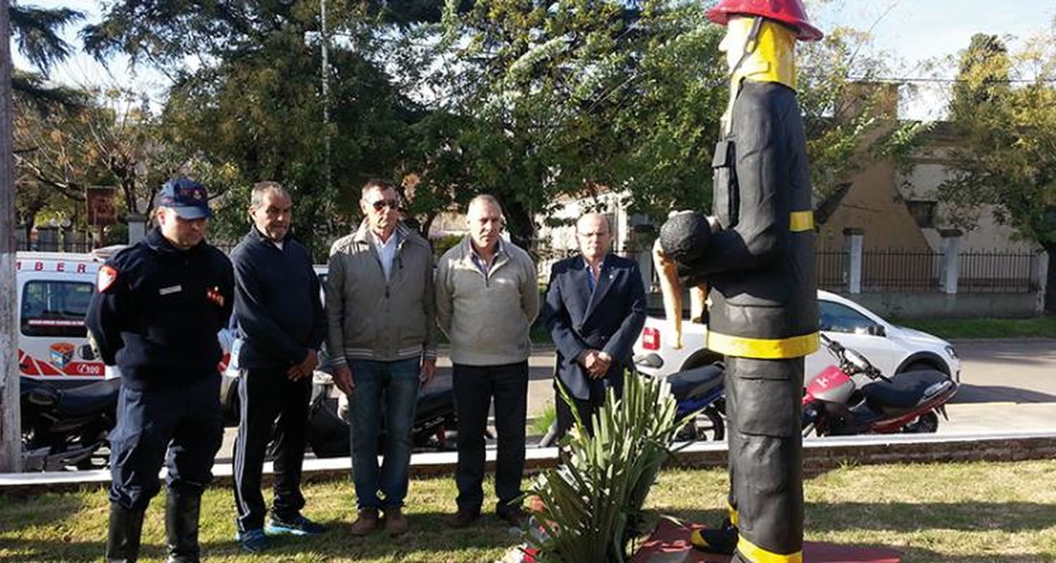 En el acto de Bomberos Giovanettoni pidió “mayor apoyo a los voluntarios”