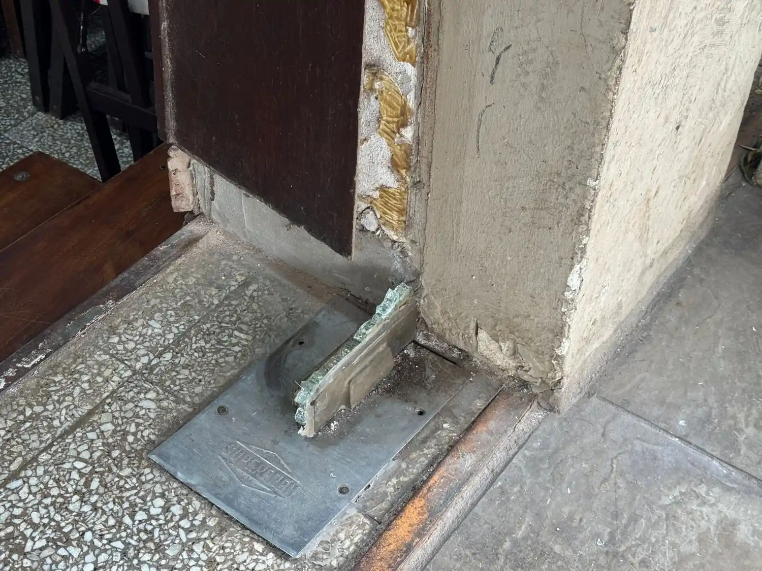 robo y destrozo en cantina de Mitre