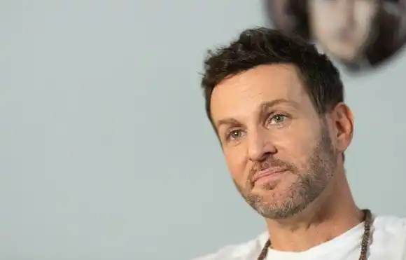 Polémica por el pago adelantado al cantante Axel