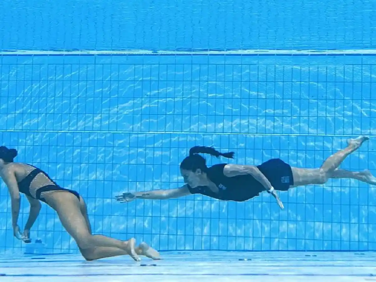 Se desmayó debajo del agua y fue rescatada por su entrenadora