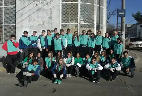 Compromiso de alumnos del Bértora en voluntariado ambiental