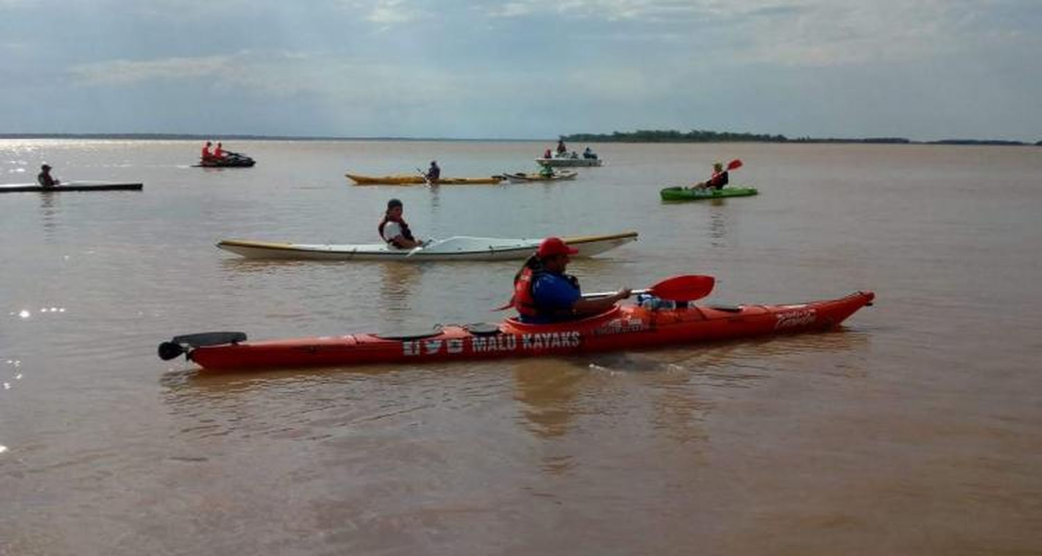Limpiar el riacho en kayak