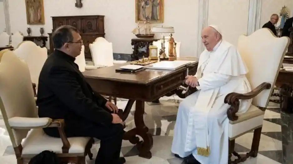 Tissera reunido con el Papa Francisco.