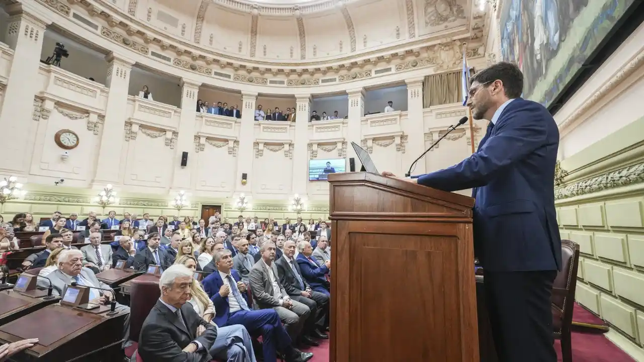 Pullaro abrió sesiones en la Legislatura: destacó las obras en la provincia y la baja de delitos