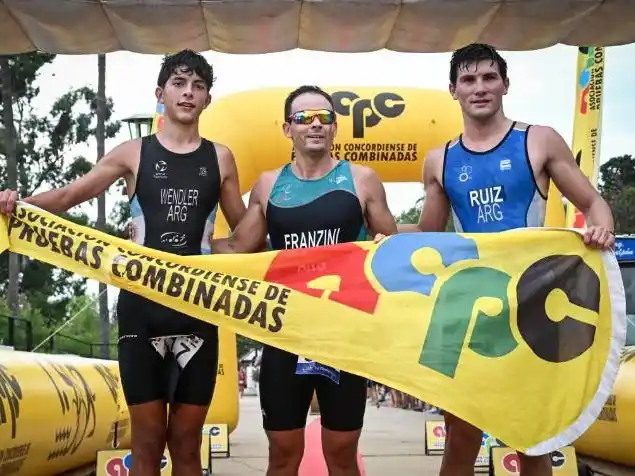 Federico Ruiz y Anahí Díaz se coronaron campeones del Circuito Binacional de Triatlón en Paraná