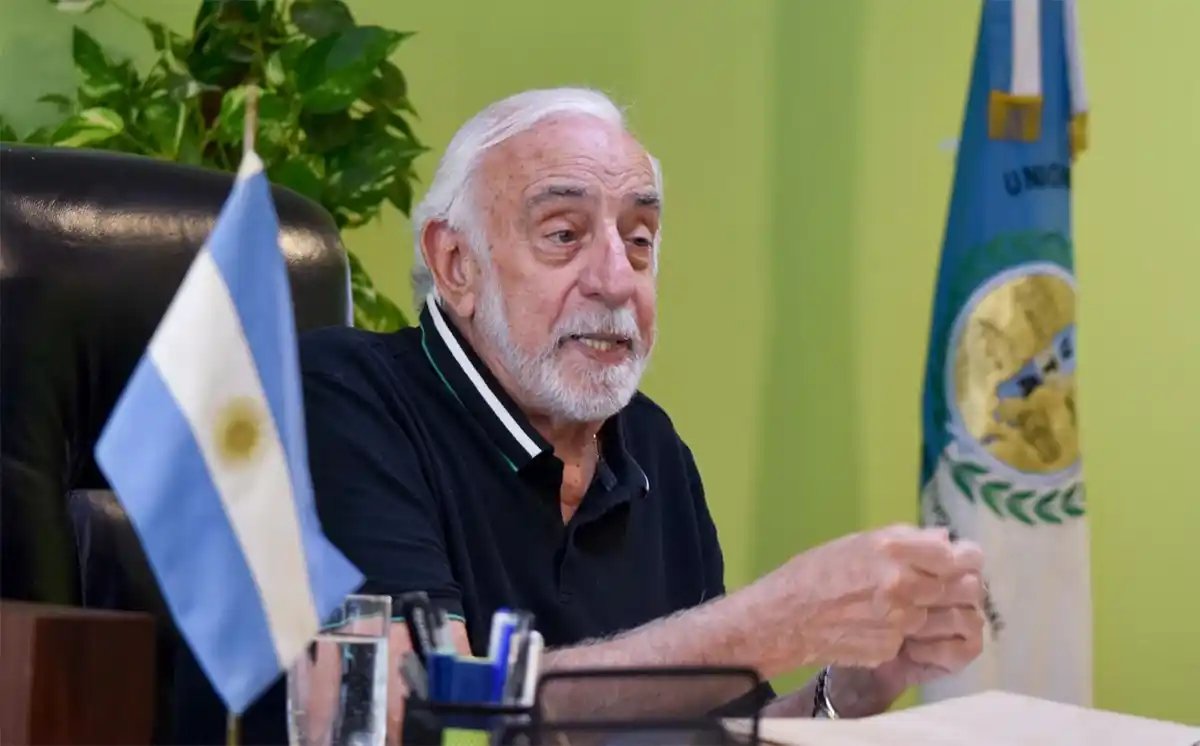 Enojado. Así se mostró Roberto Fernández secretario general de la UTA por lo que está pasando con el transporte en el interior