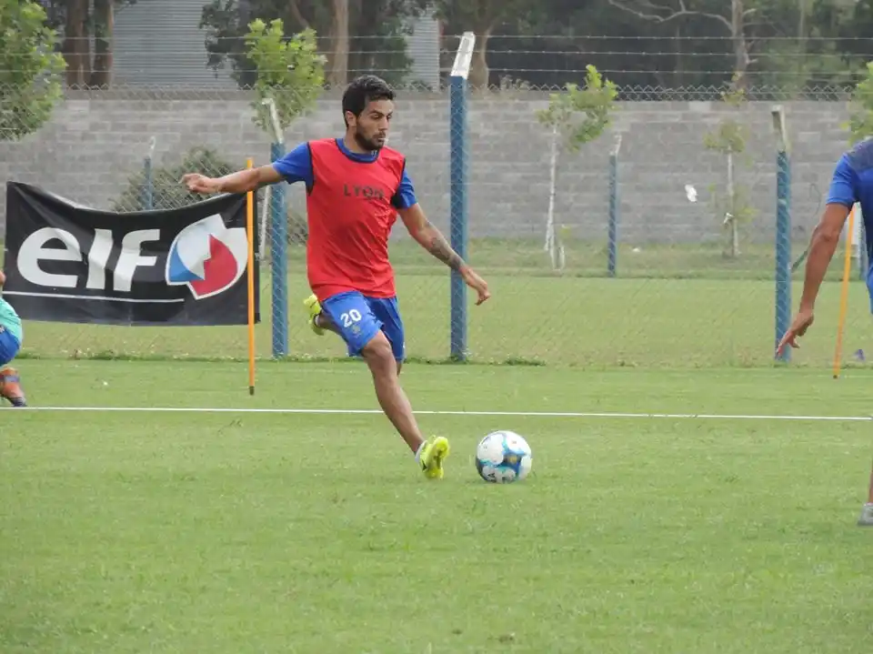 Alvarado viajó a Tucumán sin Erviti