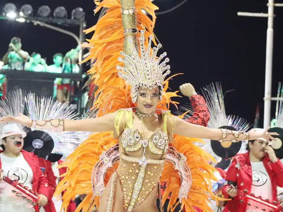 Magia, ritmo y emoción se vivió en la quinta noche del Carnaval de Concordia