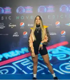 Mabel yeah también mostró su estilo.