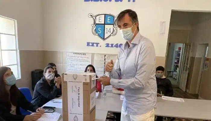 La emoción de Esteban Bullrich al momento de votar