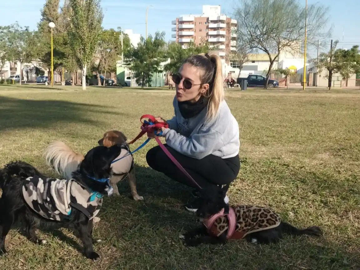 Valeria Linguetti brinda cuidado a domicilio personalizado para mascotas