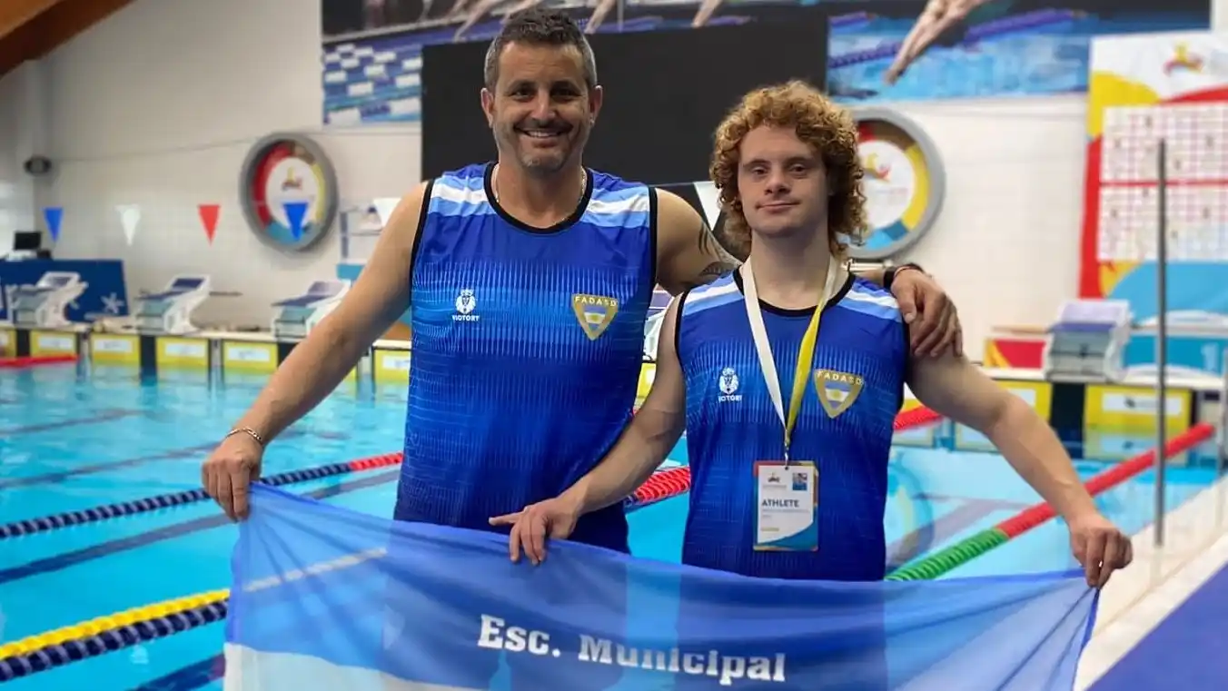 Nicolás Améndola junto a su entrenador Marcos Bertone