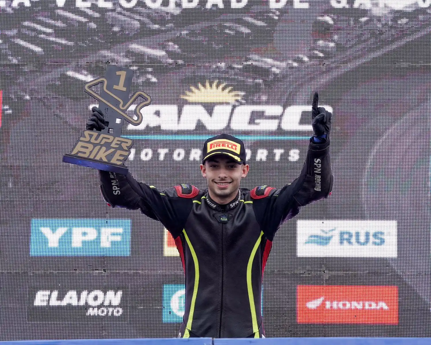 El festejo de Enzo Cassina en San Jorge