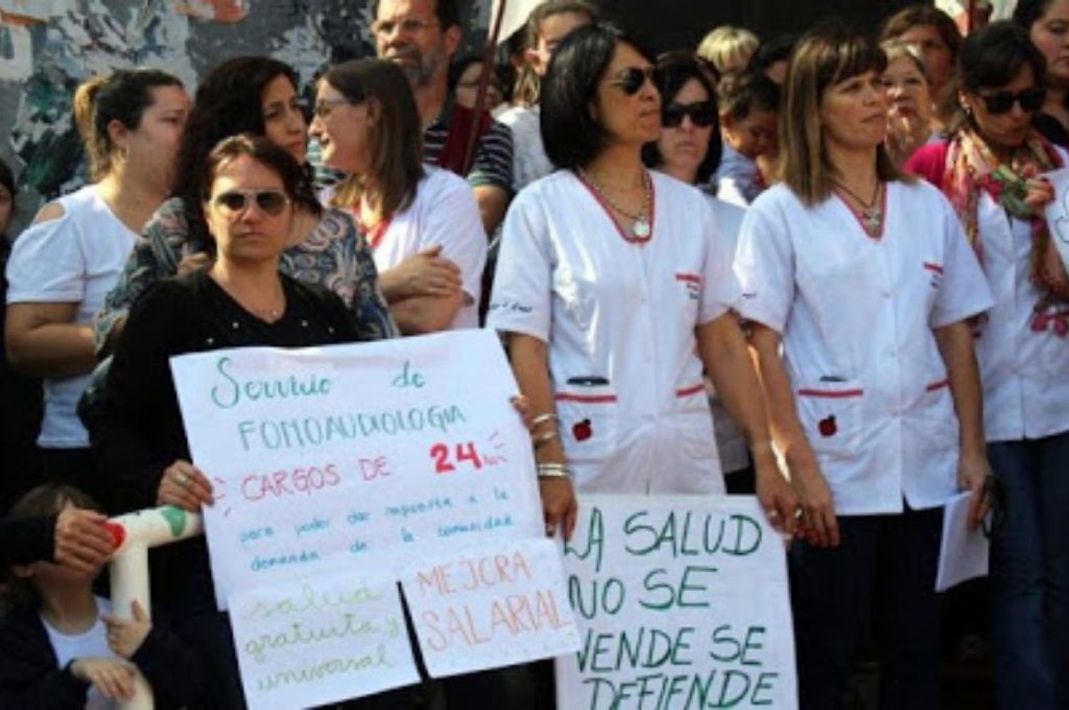 Médicos realizan un paro de 24 horas en toda la provincia