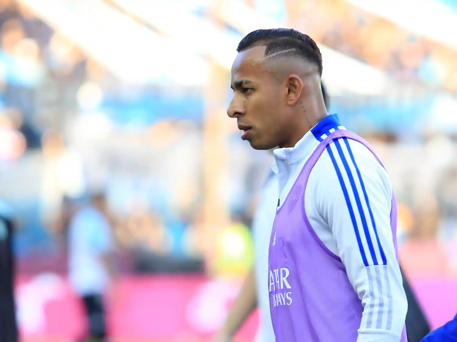 Villa fue titular pese a una nueva denuncia