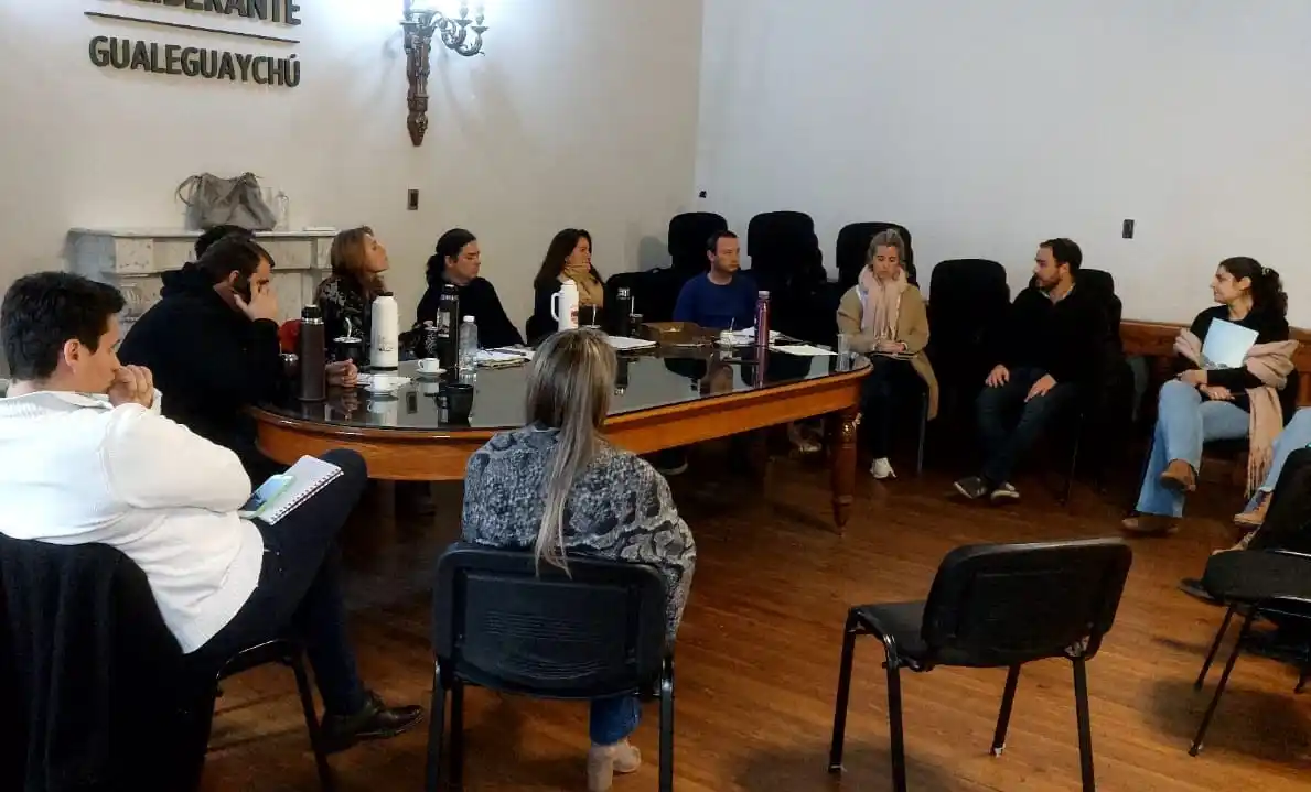 Reunión de trabajo para abordar políticas de erradicación de violencias