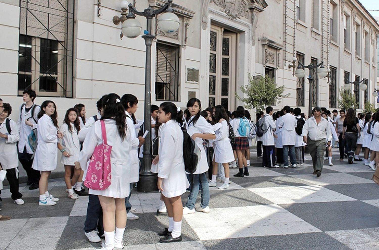 Coronavirus: piden que los chicos que viajaron a zonas afectadas no vayan a clase