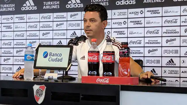 Gallardo habló de todo: su malestar con los árbitros y lo que charló con sus dirigidos