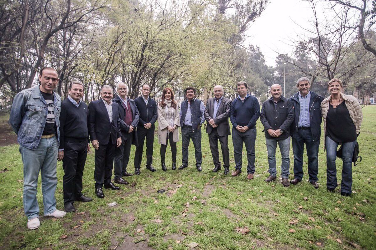 Tras su llamado a indagatoria, Cristina se reunió con intendentes de la Tercera Sección