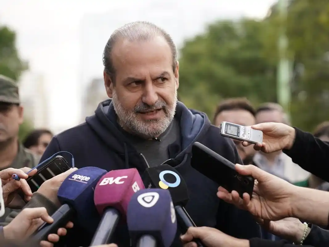 La conexión que une al intendente de Bahía Blanca con Gualeguaychú