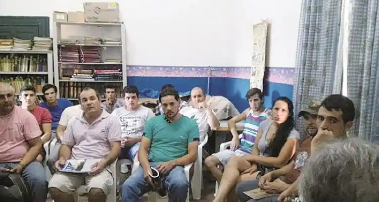 25 jóvenes participan de los cursos de electricista