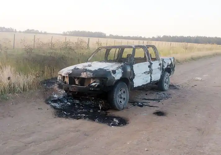 Hallaron incendiada una camioneta que fue robada