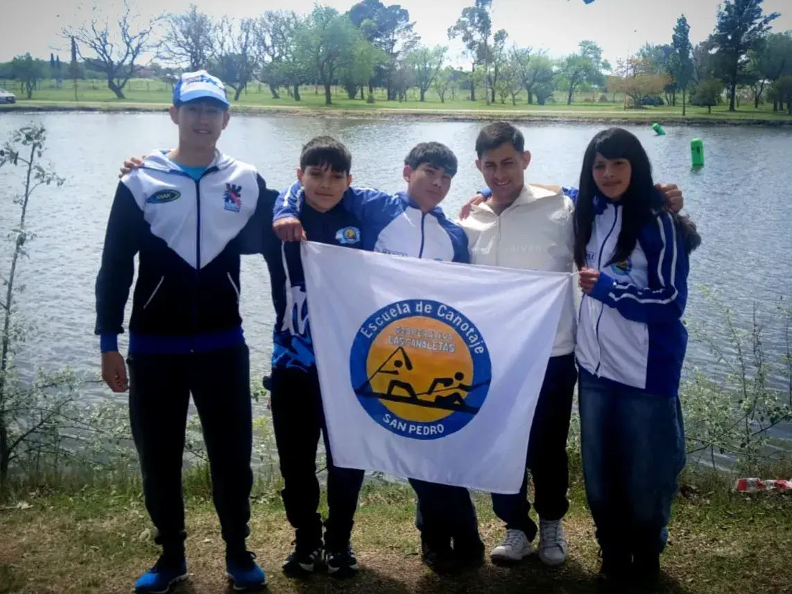 El equipo de Las Canaletas intervino con excelentes resultados en el campeonato argentino de canotaje. PH: agencia.