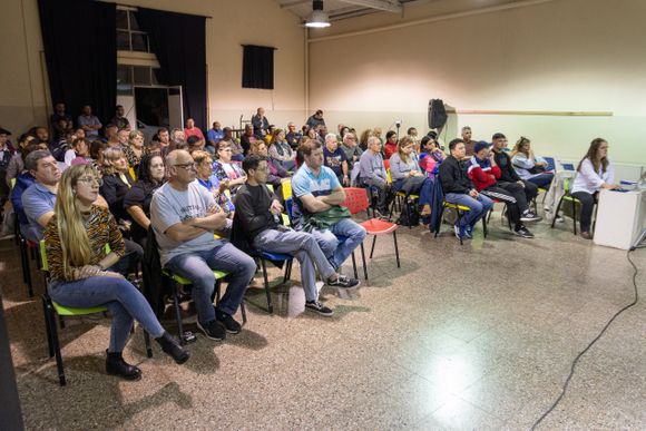 El Domingo 29 vecinos de Villa Cacique y Barker deciden la compra de predios a Loma Negra