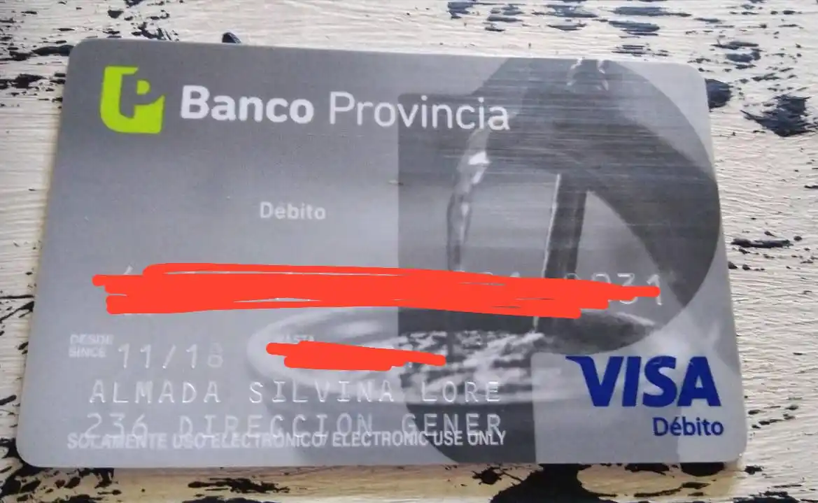 Cinthia encontró una tarjeta