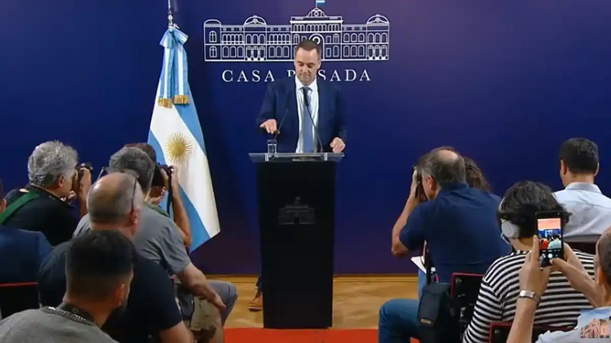 El Gobierno reabre la sala de prensa en Casa Rosada y Adorni vuelve a dar una conferencia en medio de las denuncias