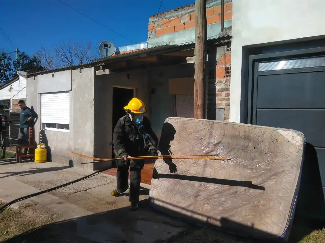 Se incendió una vivienda en Guido Spano y Rosario: El fuego fue controlado