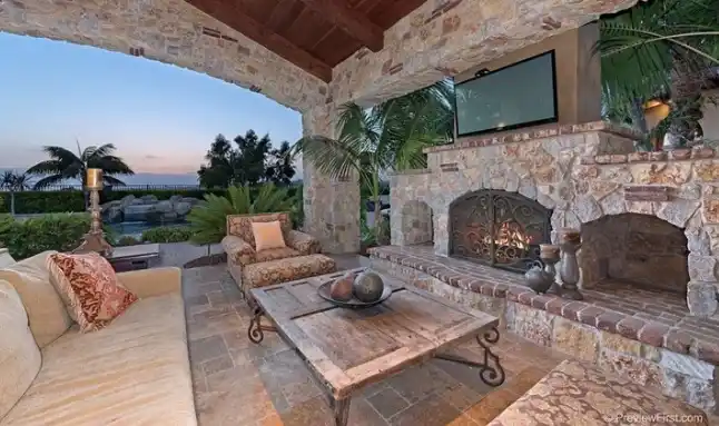 La mansión de Canelo Álvarez ofrecía vistas al Pacífico y seis lujosos dormitorios/ Olé