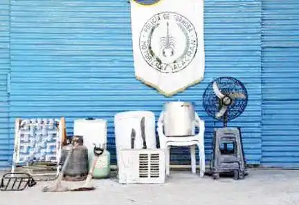 Cinco sujetos robaron varios objetos de una casa
en el barrio 20 de Julio y terminaron detenidos