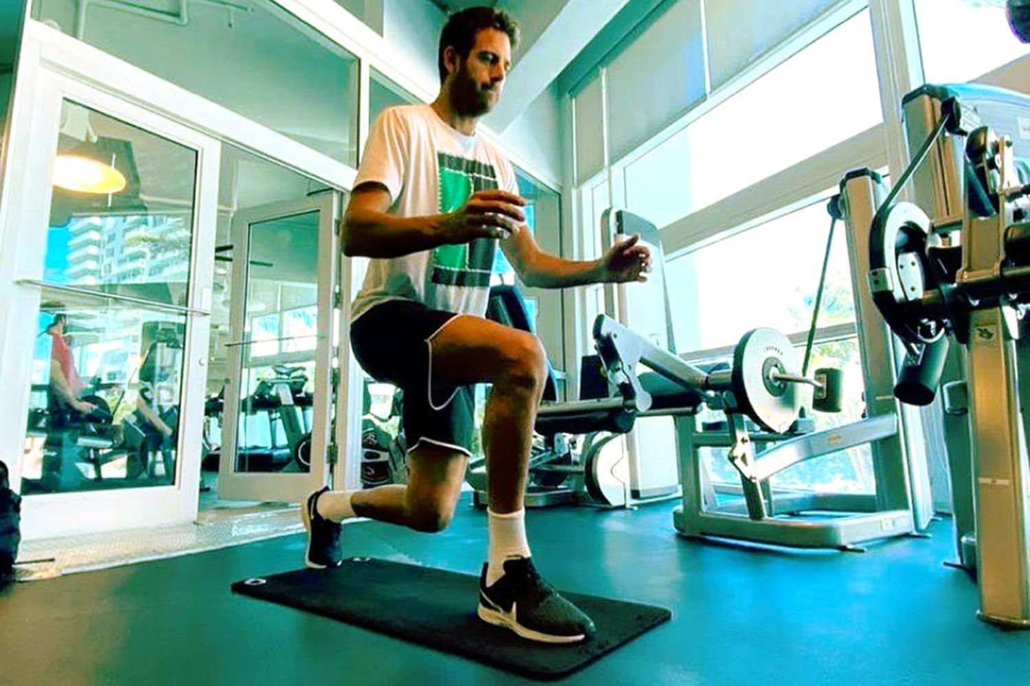 Del Potro se recupera lejos de la raqueta