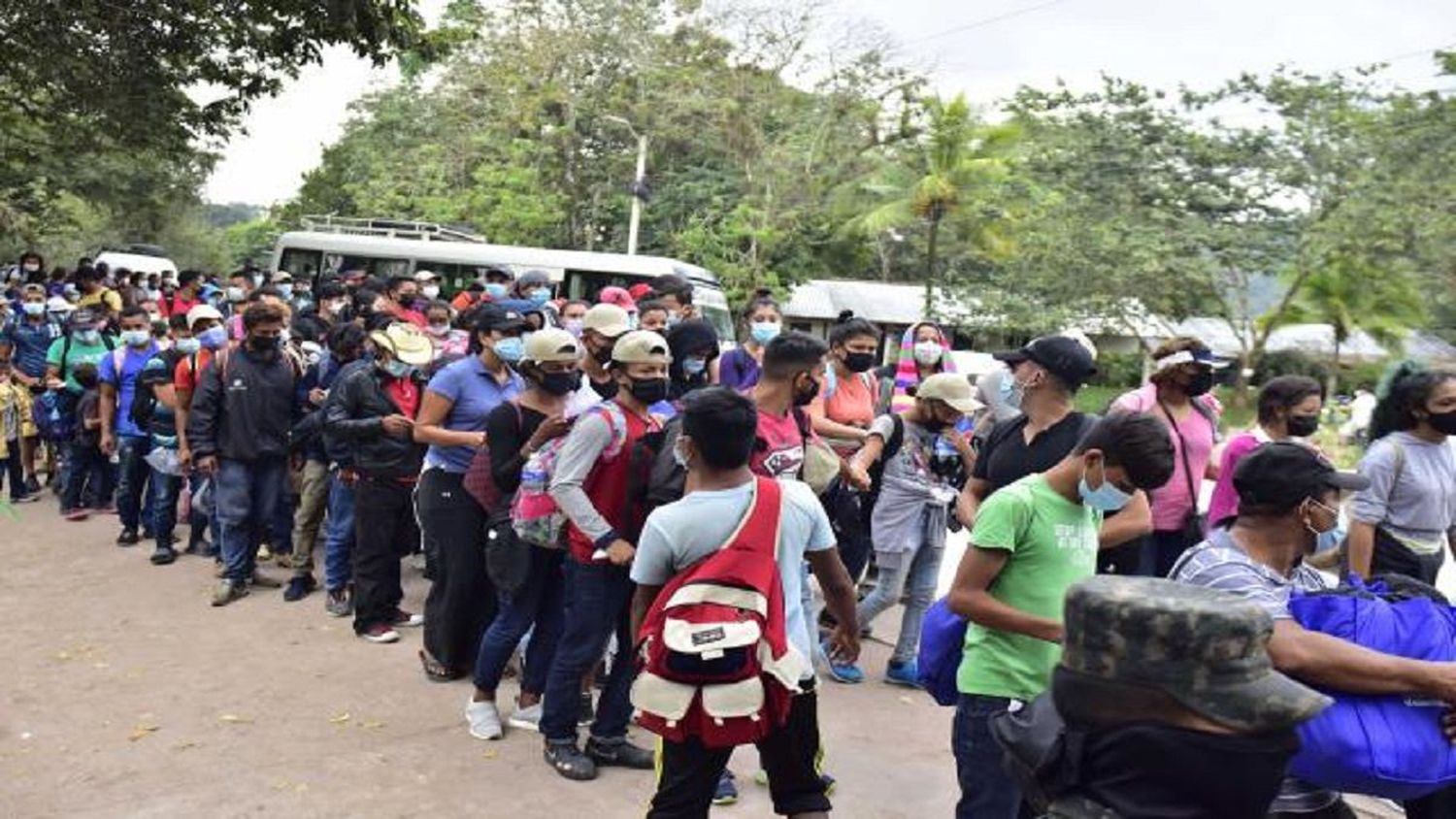 ¡NO HAY PELIGRO QUE LOS DETENGA! Más de 1.100 migrantes venezolanos han pasado por Honduras este año