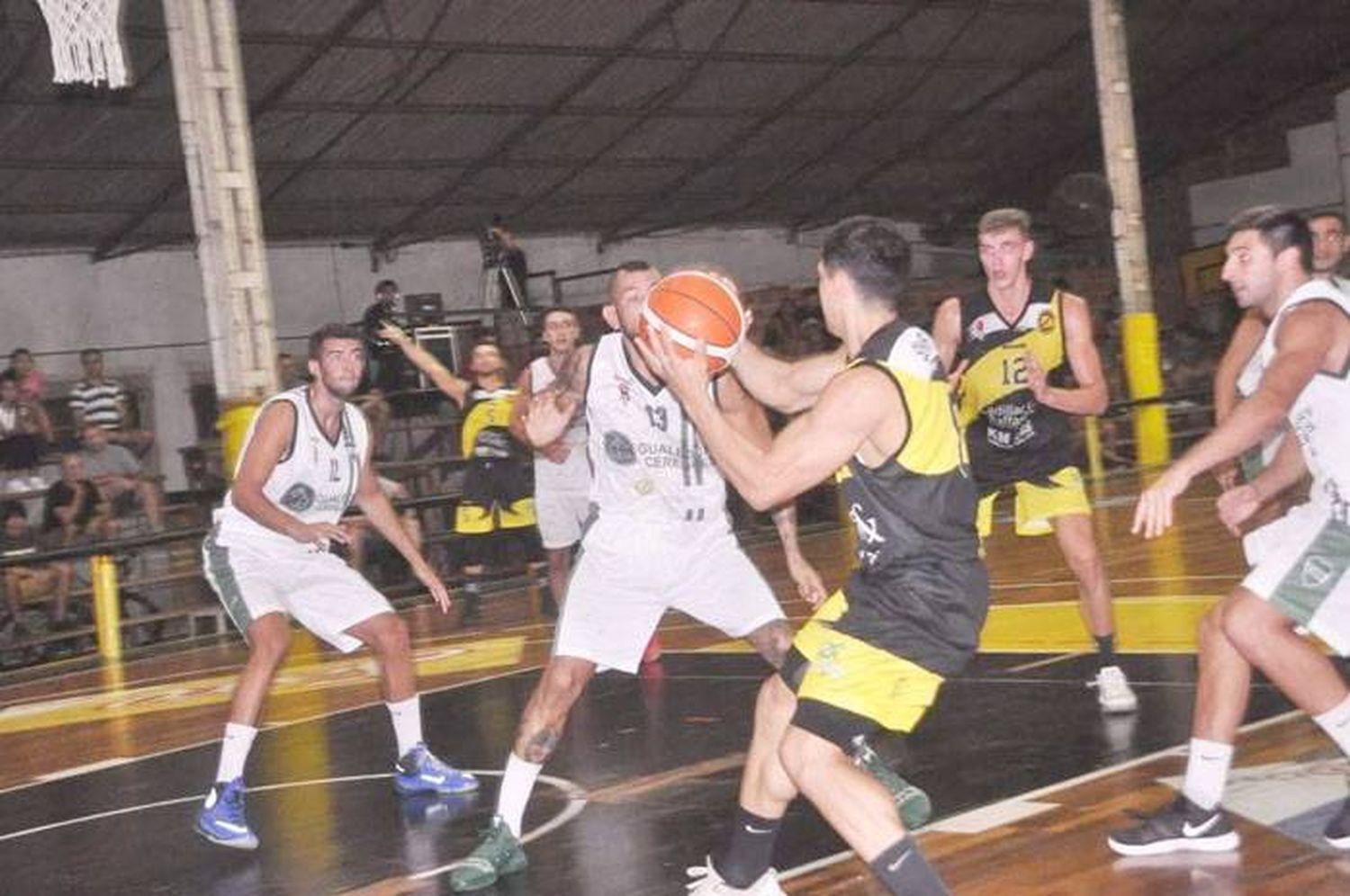 El Torneo Federal de Básquetbol comenzará el 5 de febrero con Ferro y Capuchinos